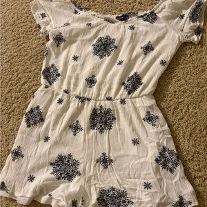 Sequin Hearts White and Black Patterned Blouse